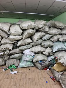 出售PP美缝管毛料，现货40/50吨