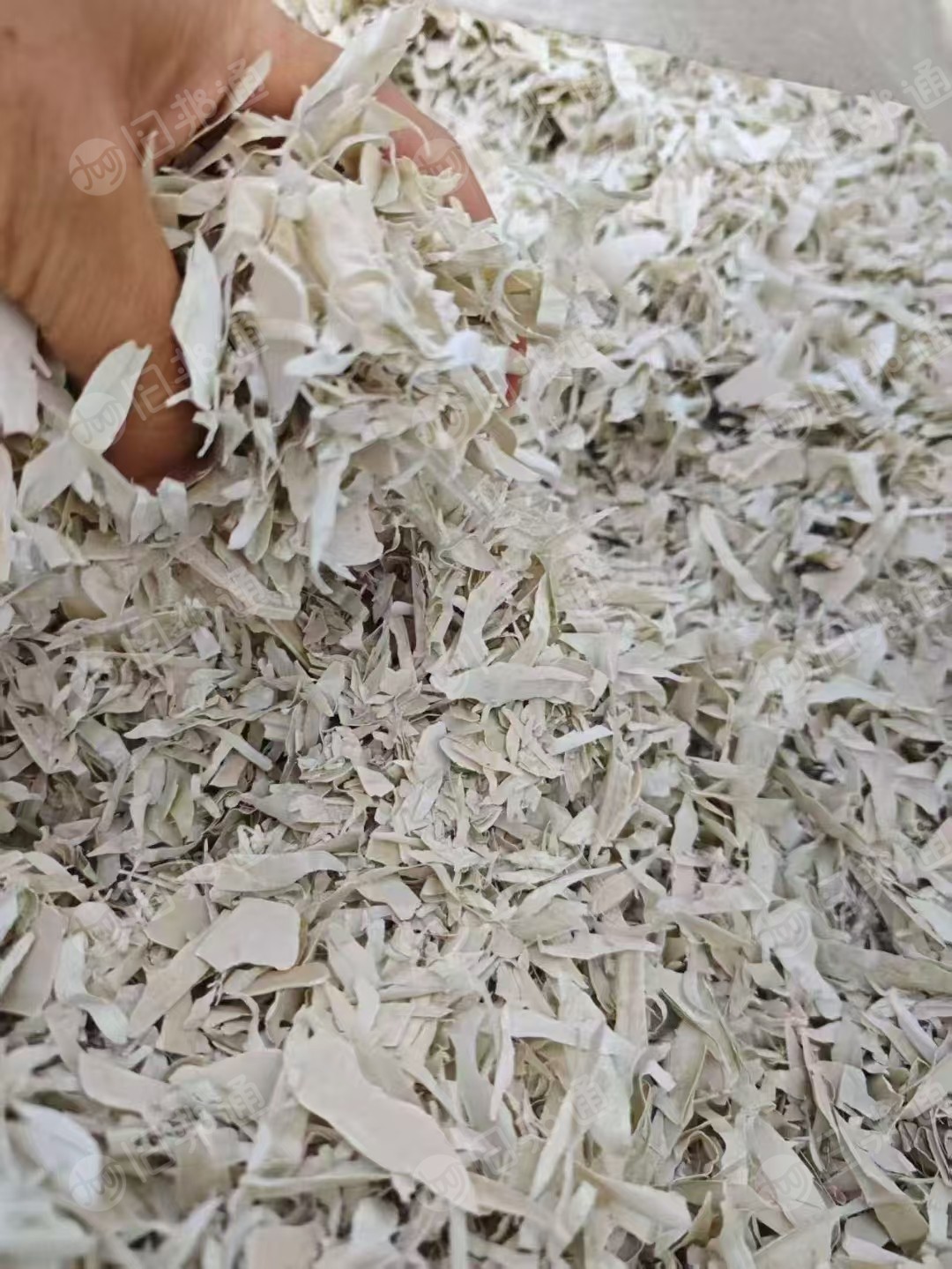 出售PVC水塔破碎料，冷却塔破碎料，现货一挂