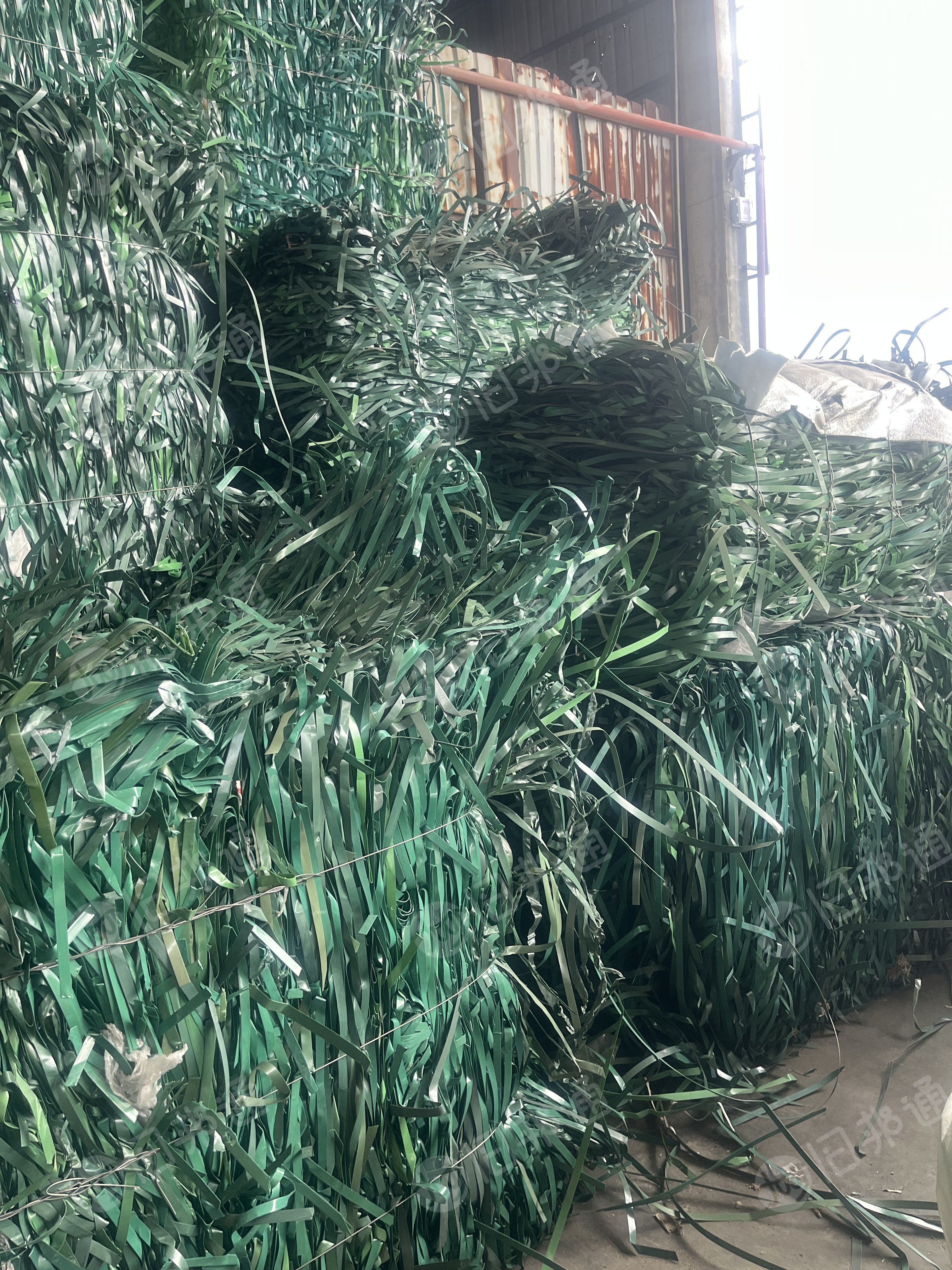 长期出售pet打包带废料，厂货，无铁口，现货13吨左右