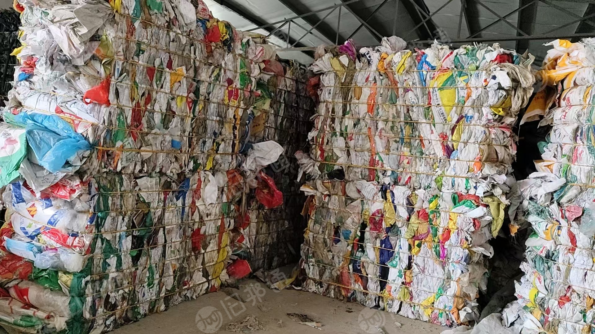 出售水洗PP编织袋废料，花料，现货一挂