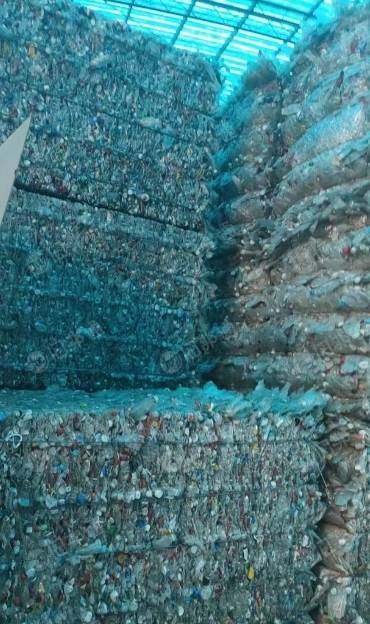 大量求购3A级塑料瓶白净砖