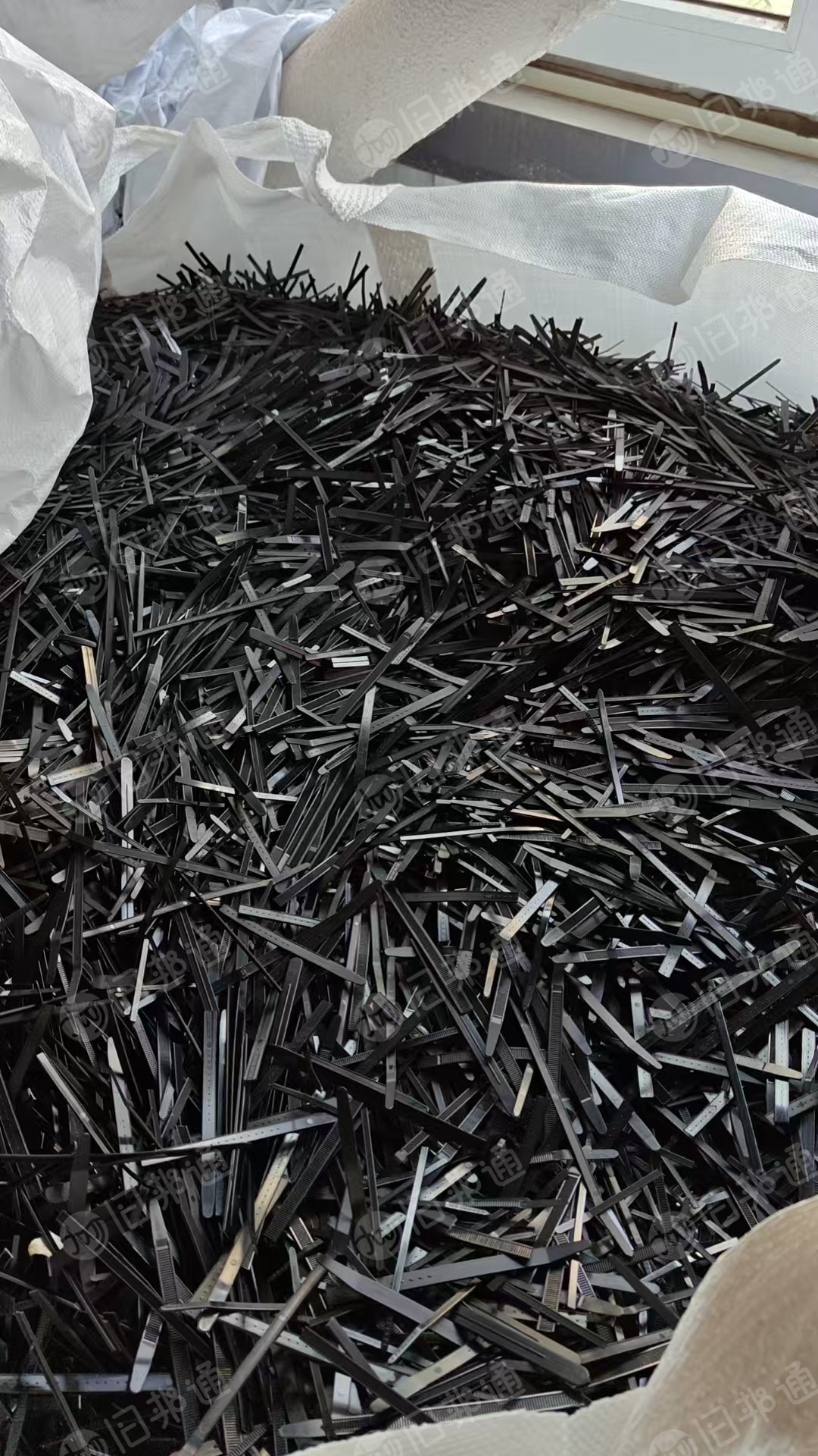 常年出售干净的PA轧带废料