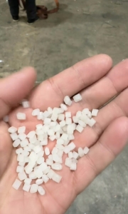 出售PE电池膜颗粒，无油涂层的