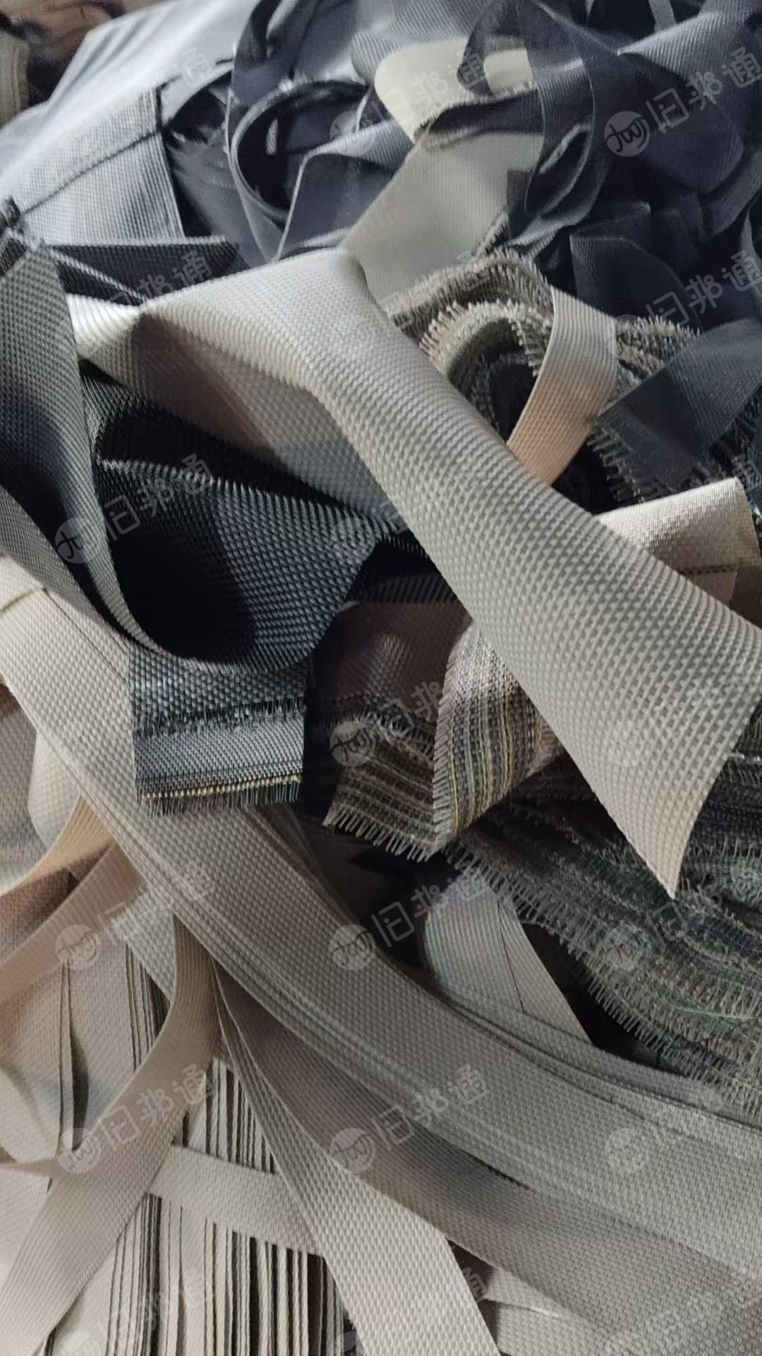 长期出售沙发厂下来的各种废料，废布，海绵