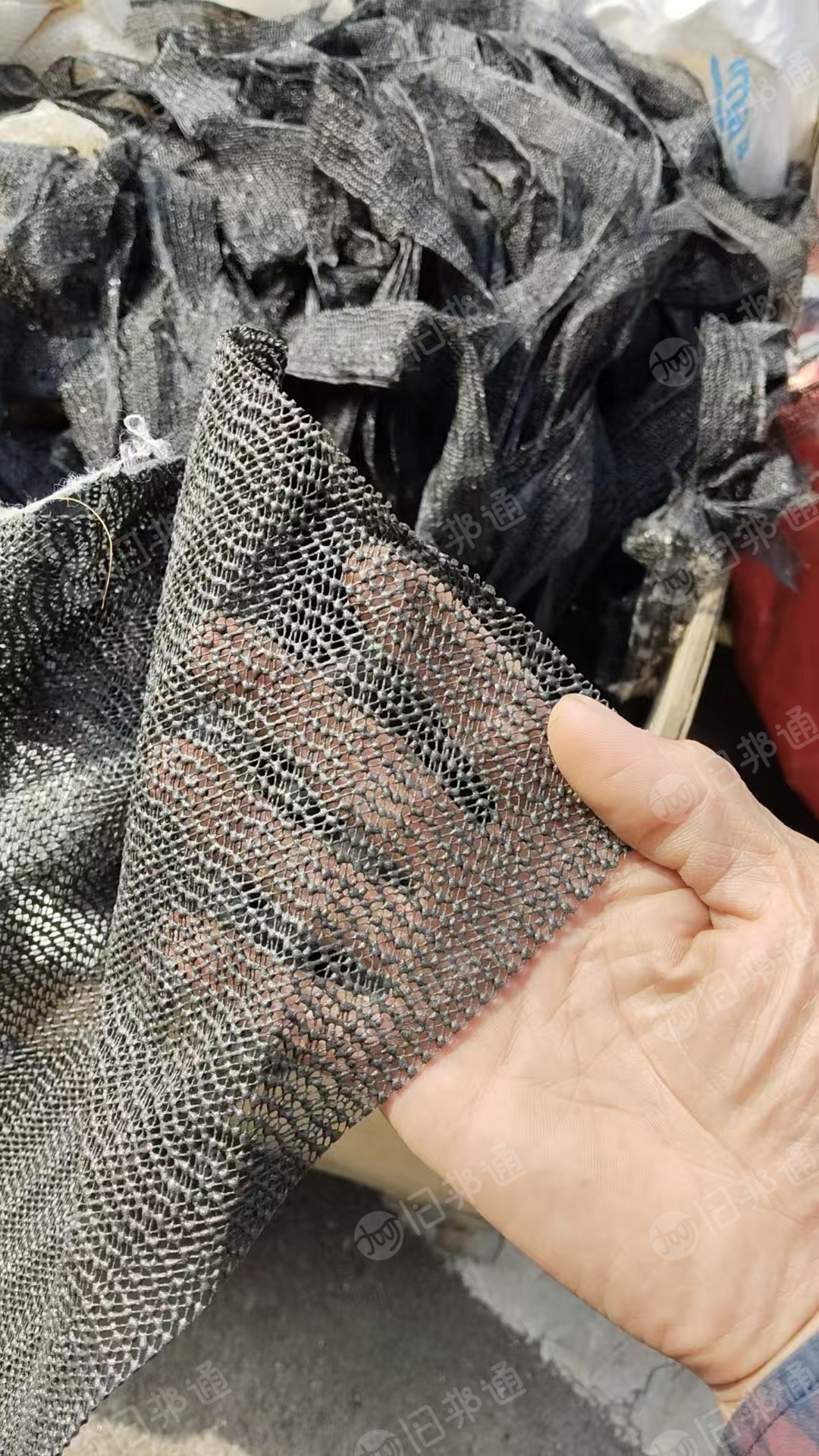 长期出售涤纶网格布，涤纶废布，可造粒用