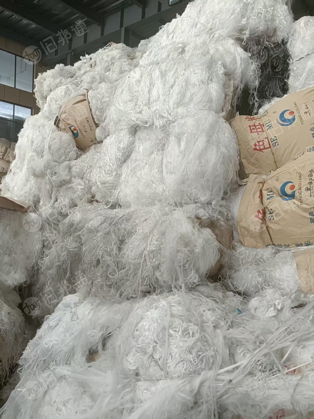 长期出售涤纶废丝，涤纶干丝，现货9.6米一车