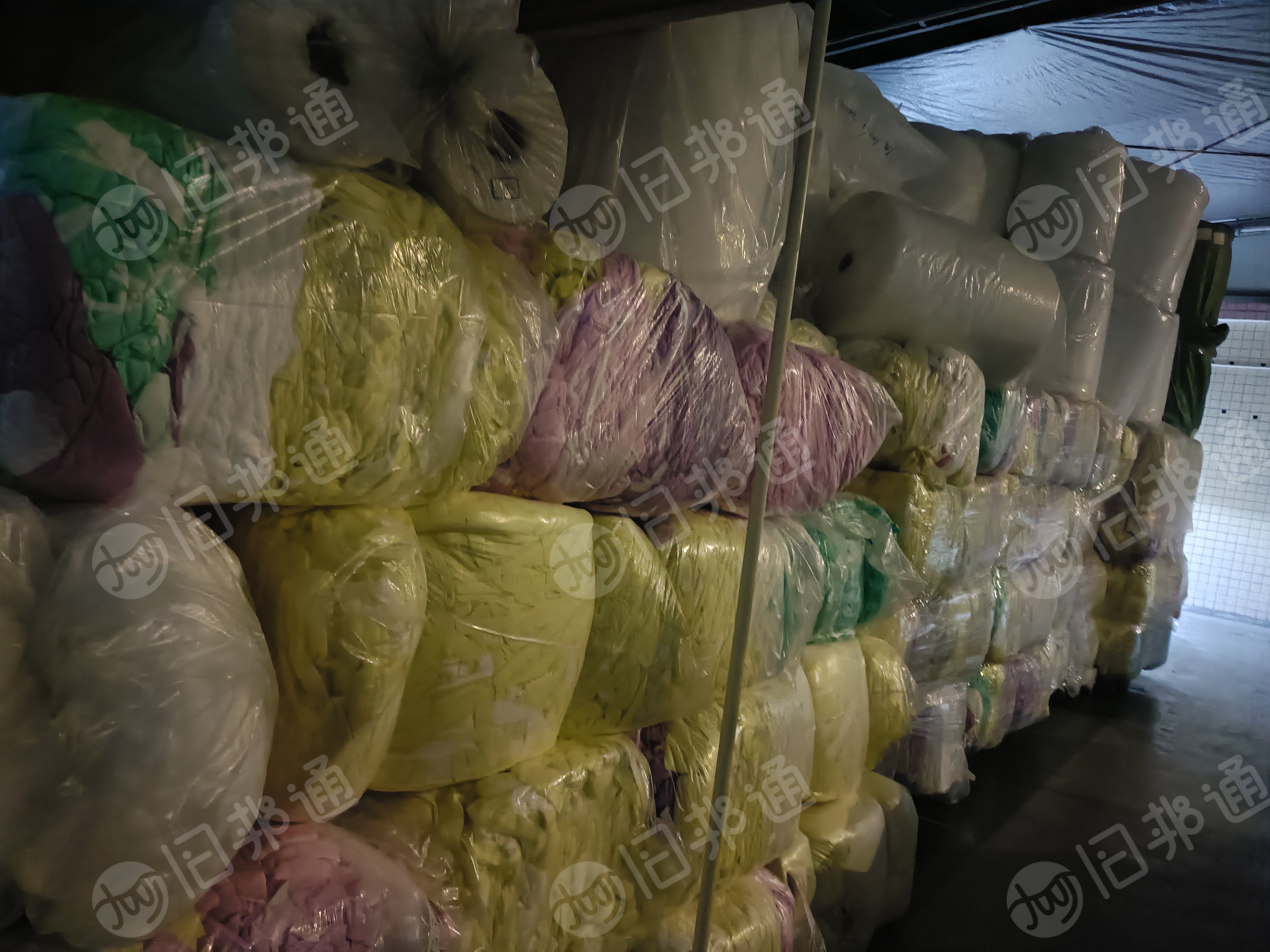 出售空气过滤棉下脚料，pet复合PP熔喷布，杂色，货在广东广州