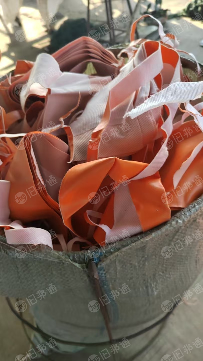 长期出售pu人造革pu革，现货50吨，货在上海