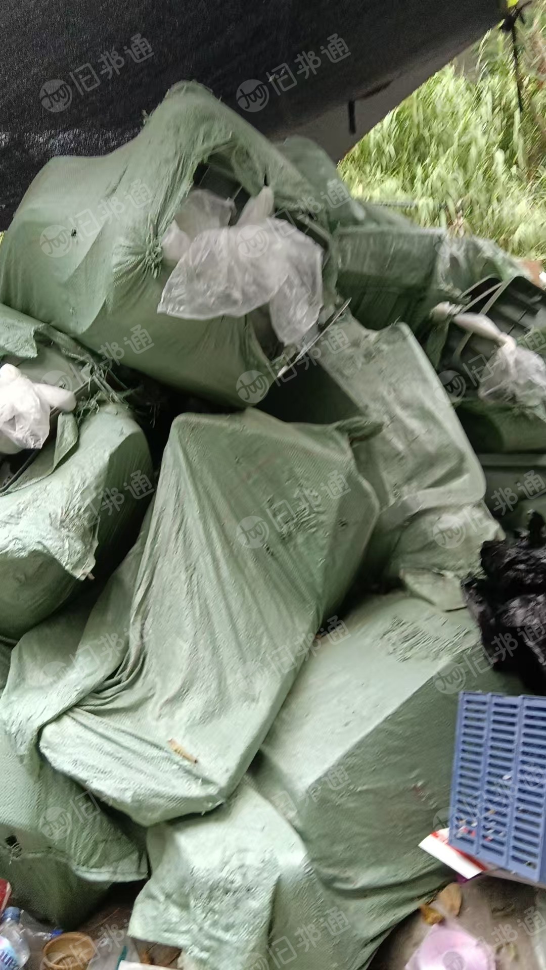 出售ABS毛料，阻燃的，公交车和剧院座椅下来的，现货2吨左右