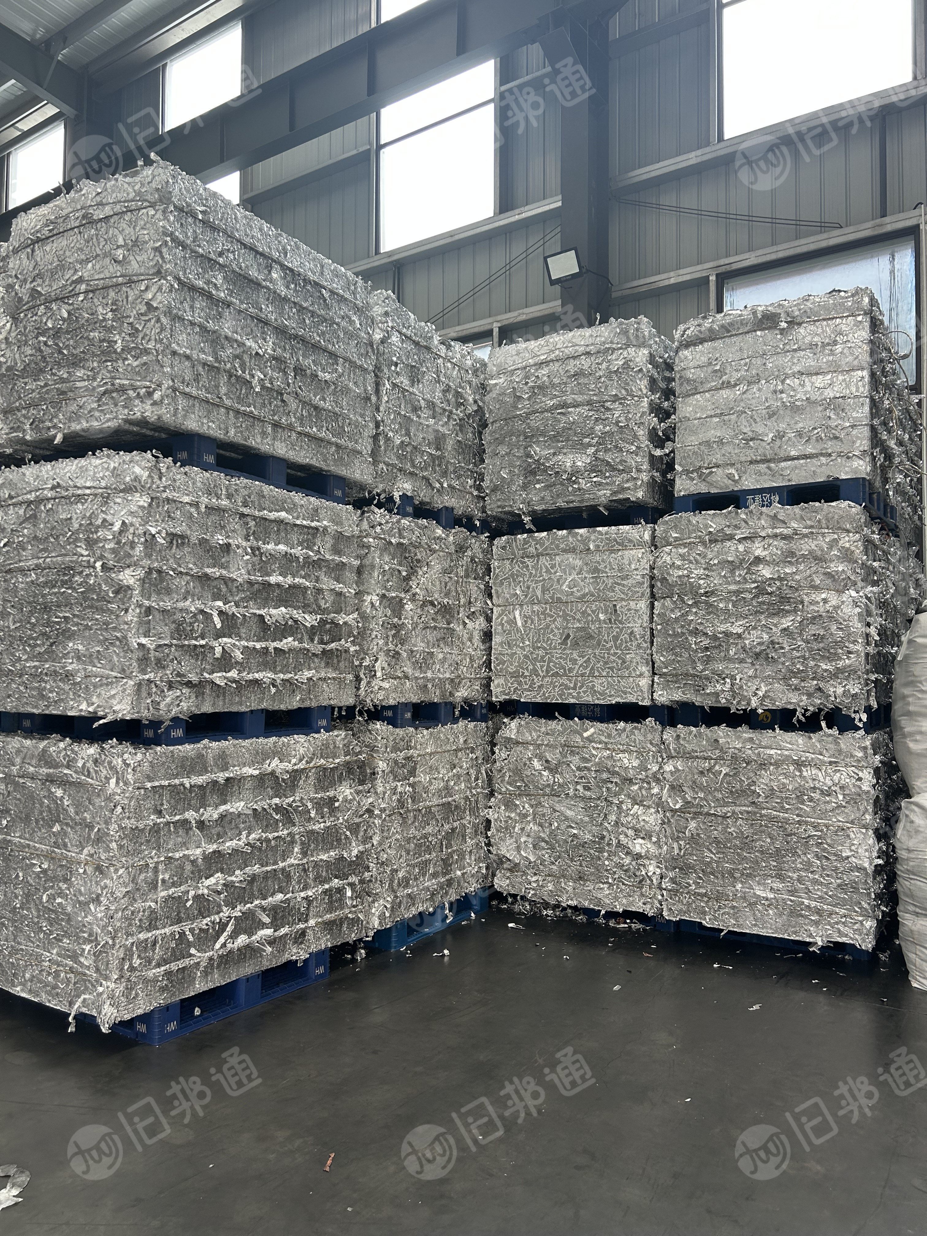 出售白边铝箔，涂碳铝箔，纯铝箔