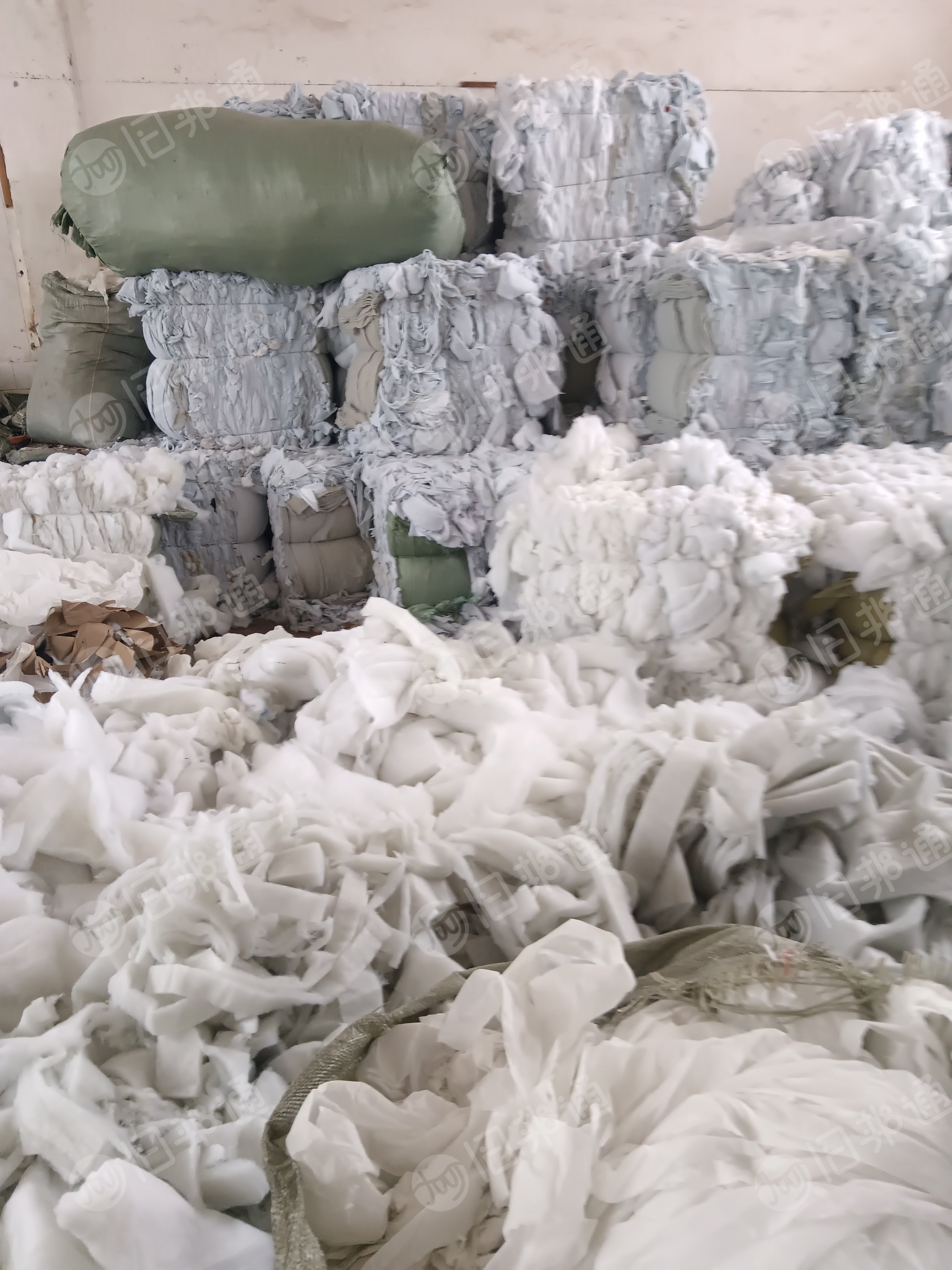 长期大量出售丝棉，绗棉，空心丝，夹丝棉，还有碎布，带点胶，开花用