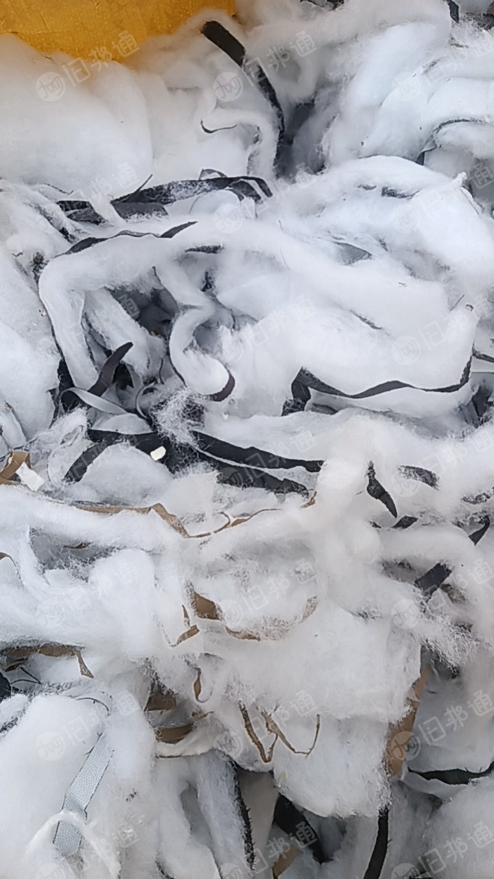 长期大量出售丝棉，绗棉，空心丝，夹丝棉，还有碎布，带点胶，开花用