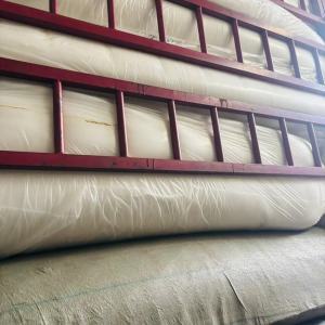 长期出售库存绒布，家纺布，有素色也有印花的，大门幅的比较多，货在江苏苏州