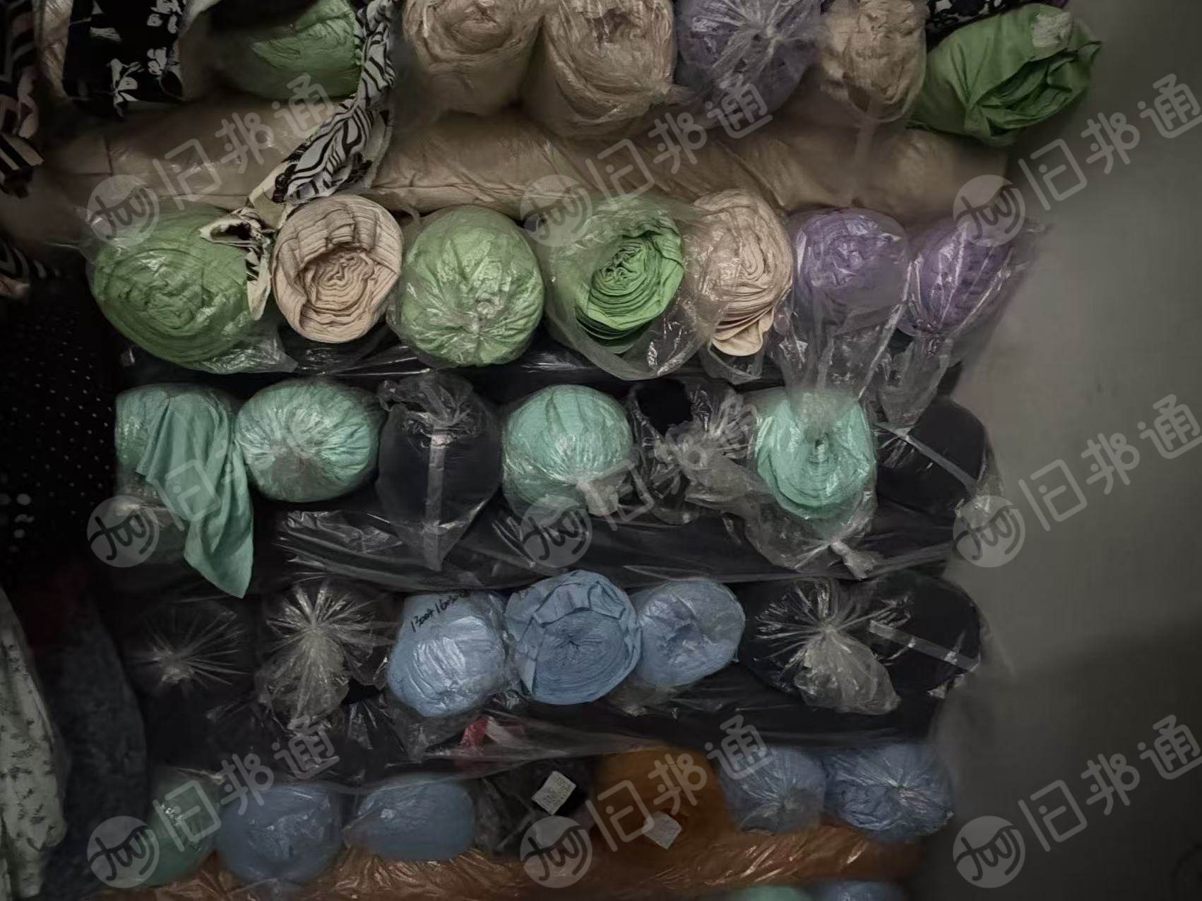 出售库存布，朱地布，服装面料，T恤面料，门幅185克重180，现货有3吨，货在浙江绍兴