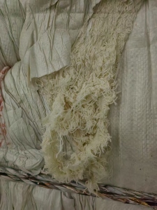 长期出售纯棉布边纱，环锭纺和气流纺都有，可以开花用，现货30吨左右，货在江苏常州