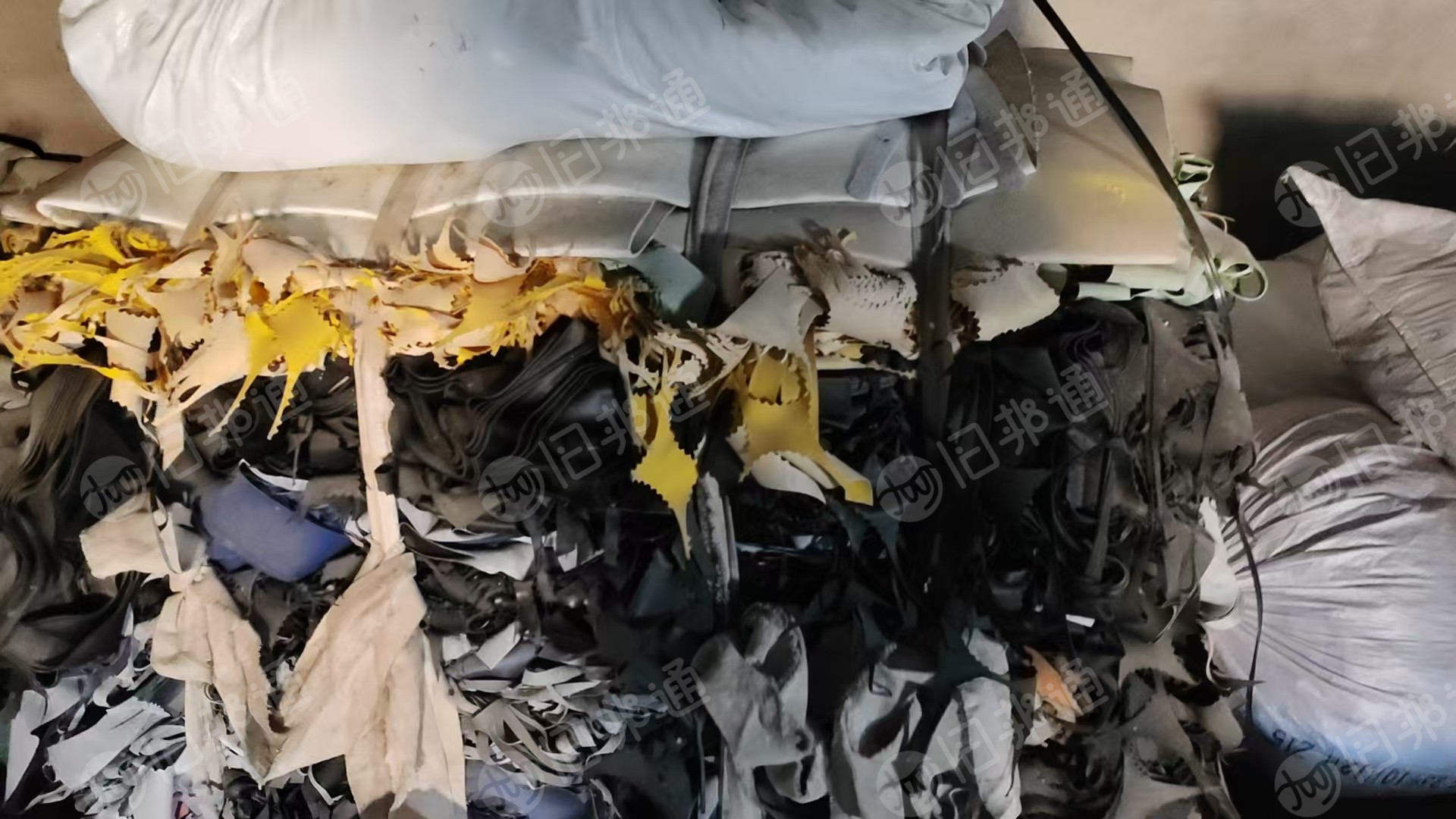 出售pvc箱包革，人造革，游艇革，月供60吨