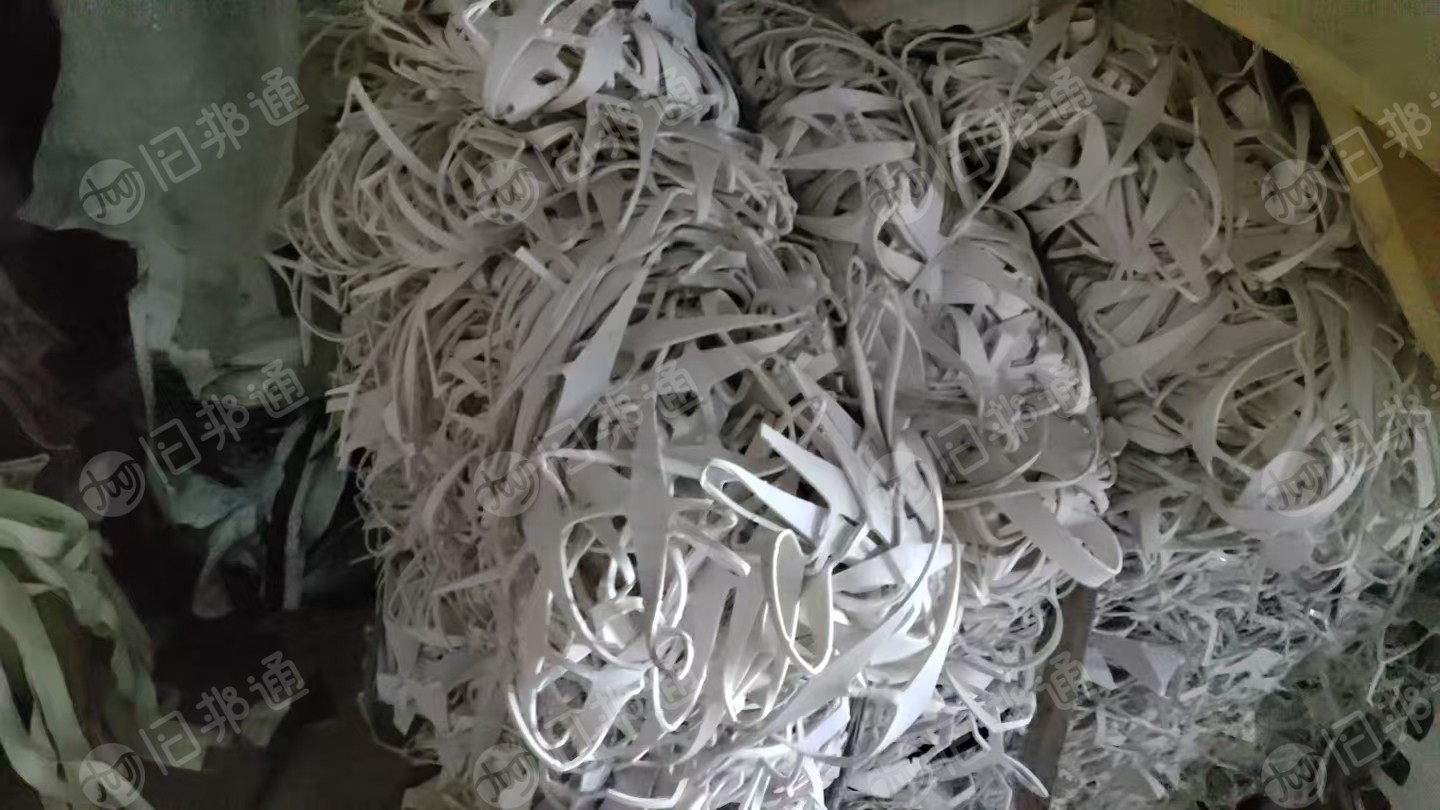 出售pvc箱包革，人造革，游艇革，月供60吨