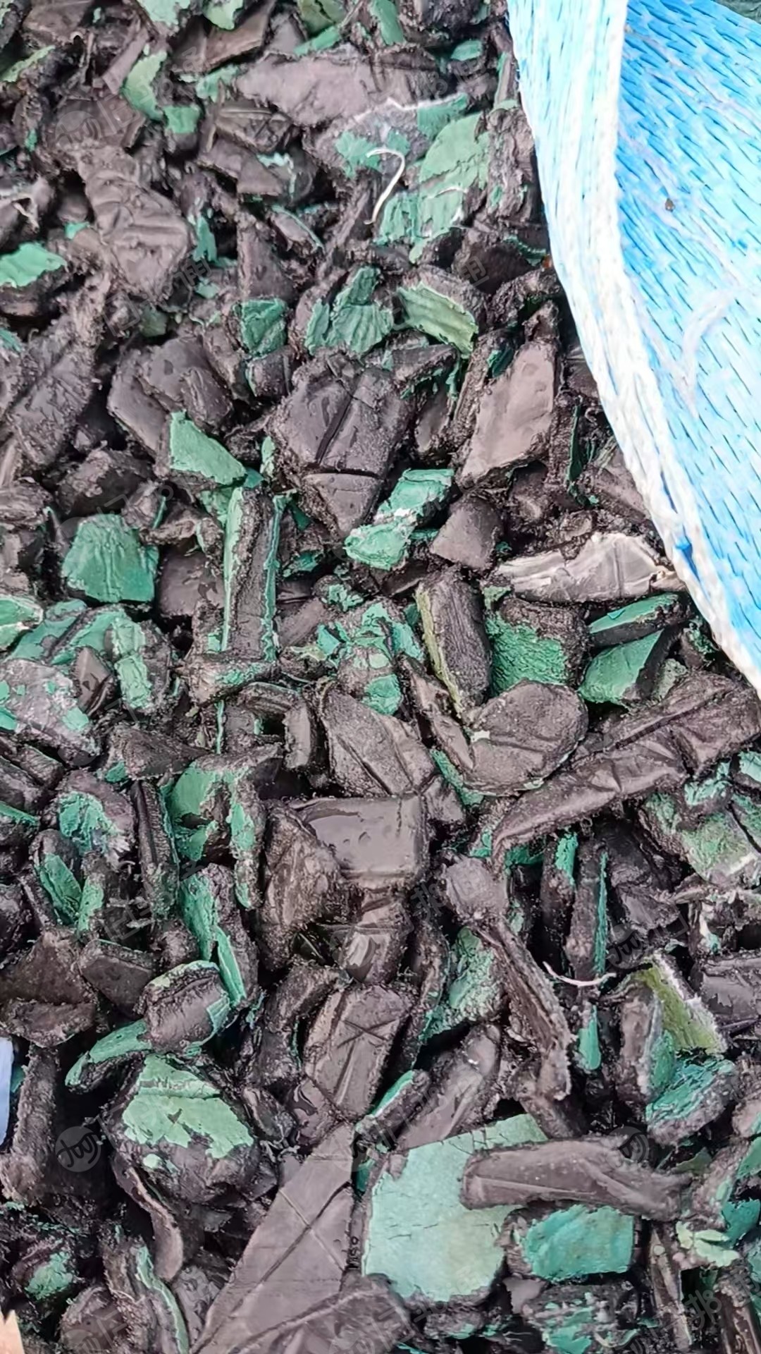 出售PE钢材皮破碎料,黑色全漂,现货九米六一车