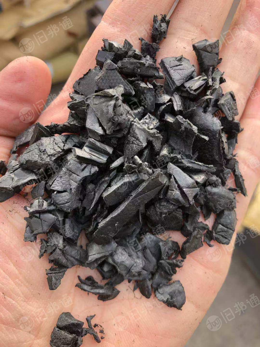 出售汽车厂下来的TPO气囊盖破碎料，现货10多吨