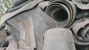 出售废旧橡胶输送带，可铺地用