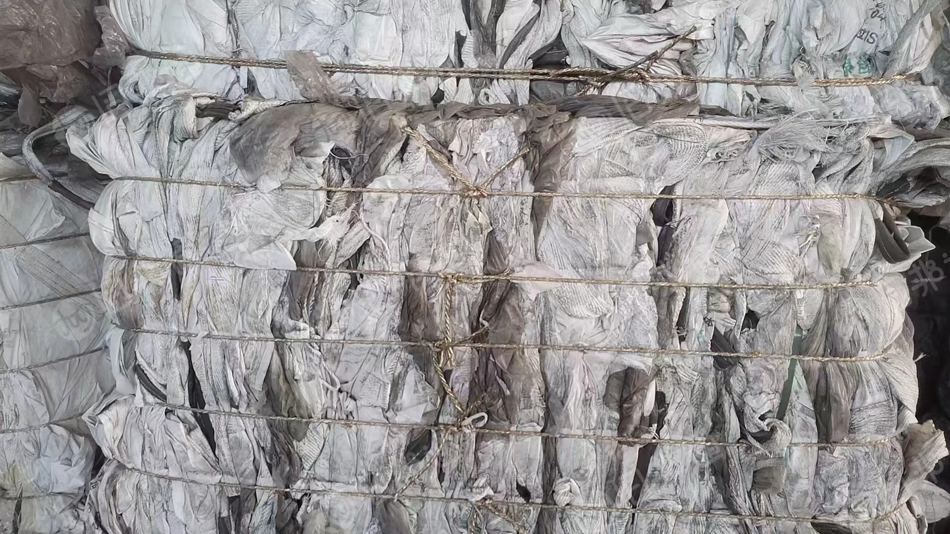 出售吨包料，有些是好的，有的带子坏了，现货5/6挂车