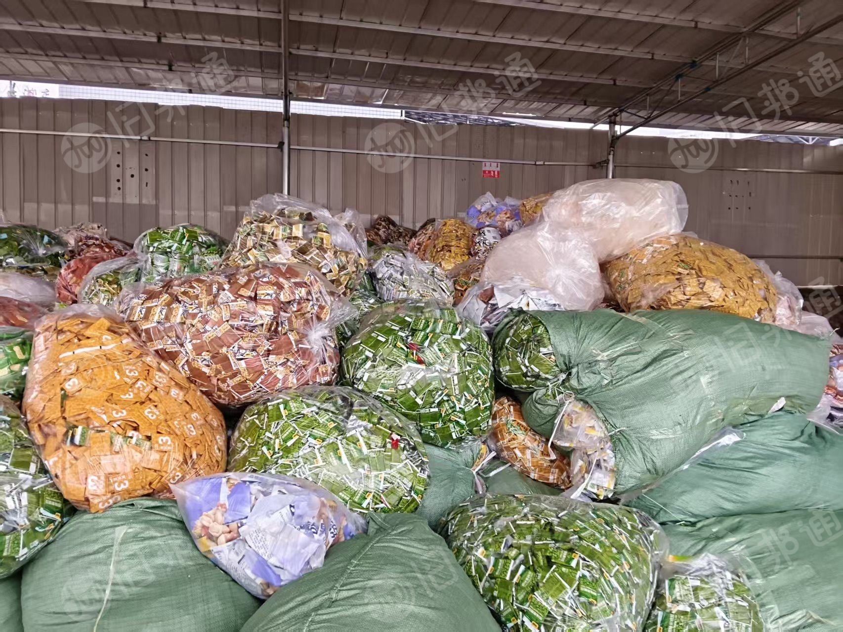 出售塑料袋废料，食品厂下来的，现货30吨