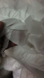 出售PP复合PE无纺布边角料，无纺布边角料，现货有13米一车，货在河北沧州