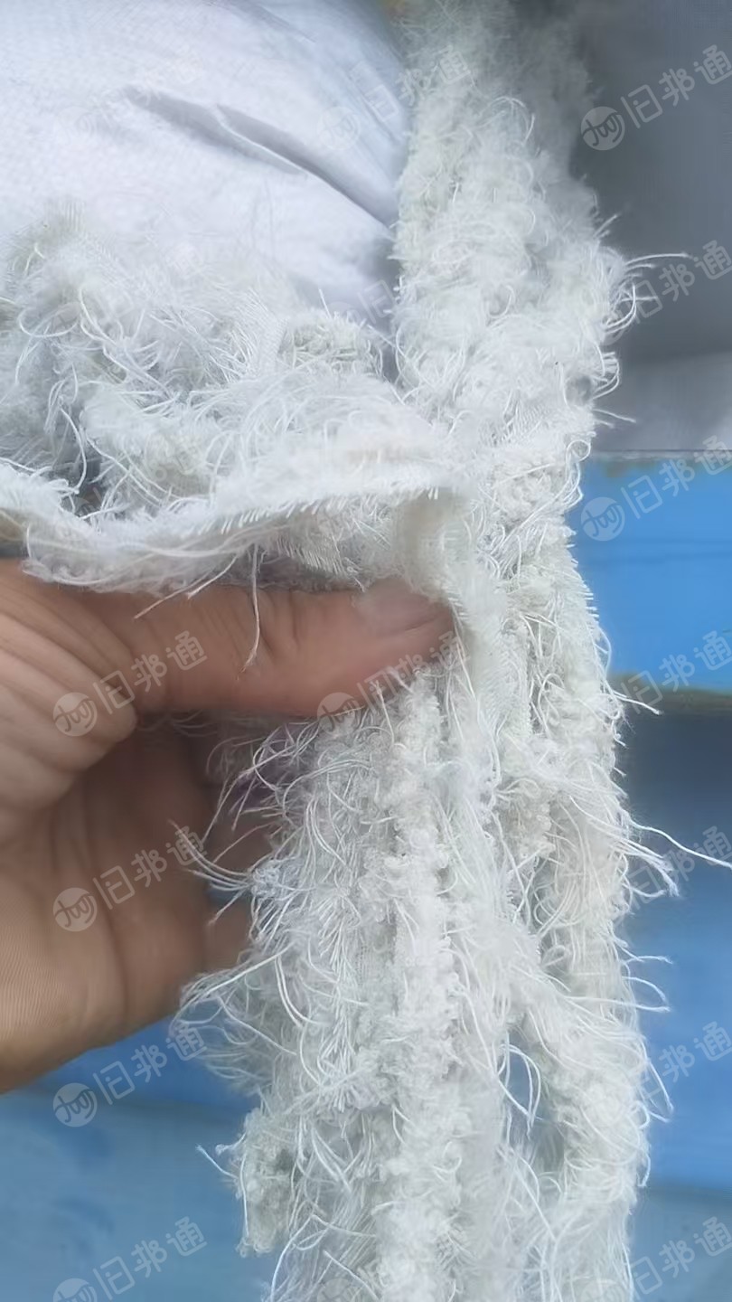 长期出售涤棉布边纱，织布厂下来的，含棉15-75都有，每种每月150吨左右，货在广东佛山