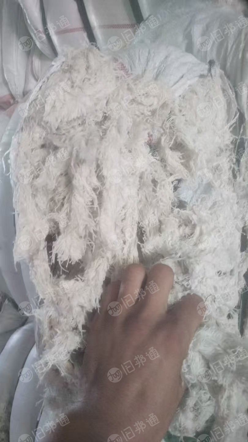 长期出售涤棉布边纱，织布厂下来的，含棉15-75都有，每种每月150吨左右，货在广东佛山