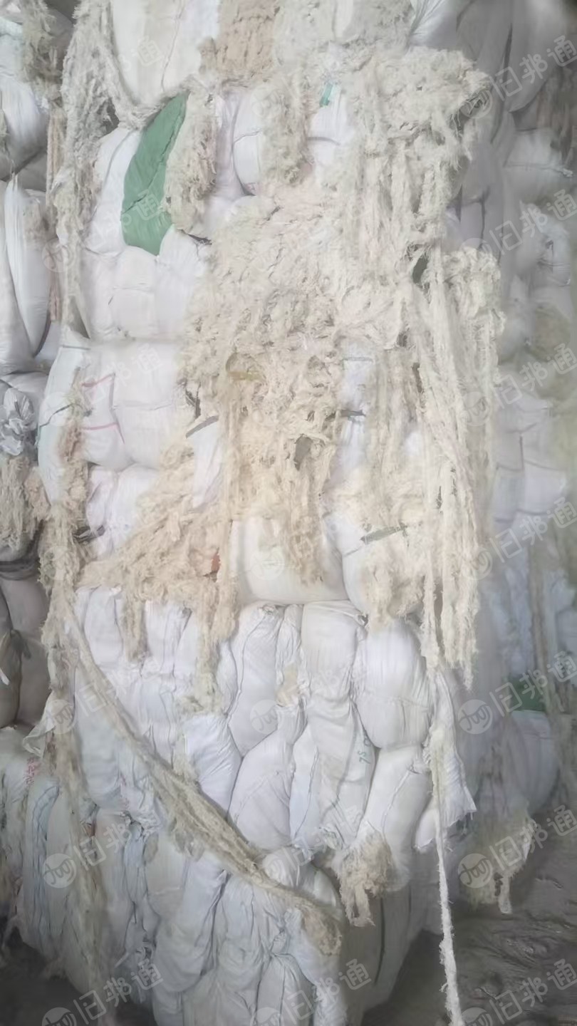 长期出售涤棉布边纱，织布厂下来的，含棉15-75都有，每种每月150吨左右，货在广东佛山