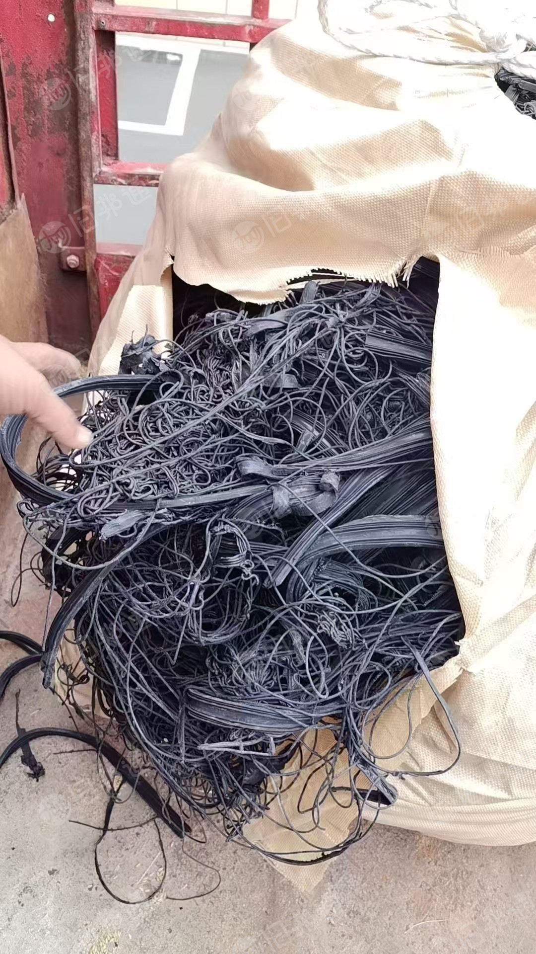 长期出售雨刮器下来的橡胶边角料