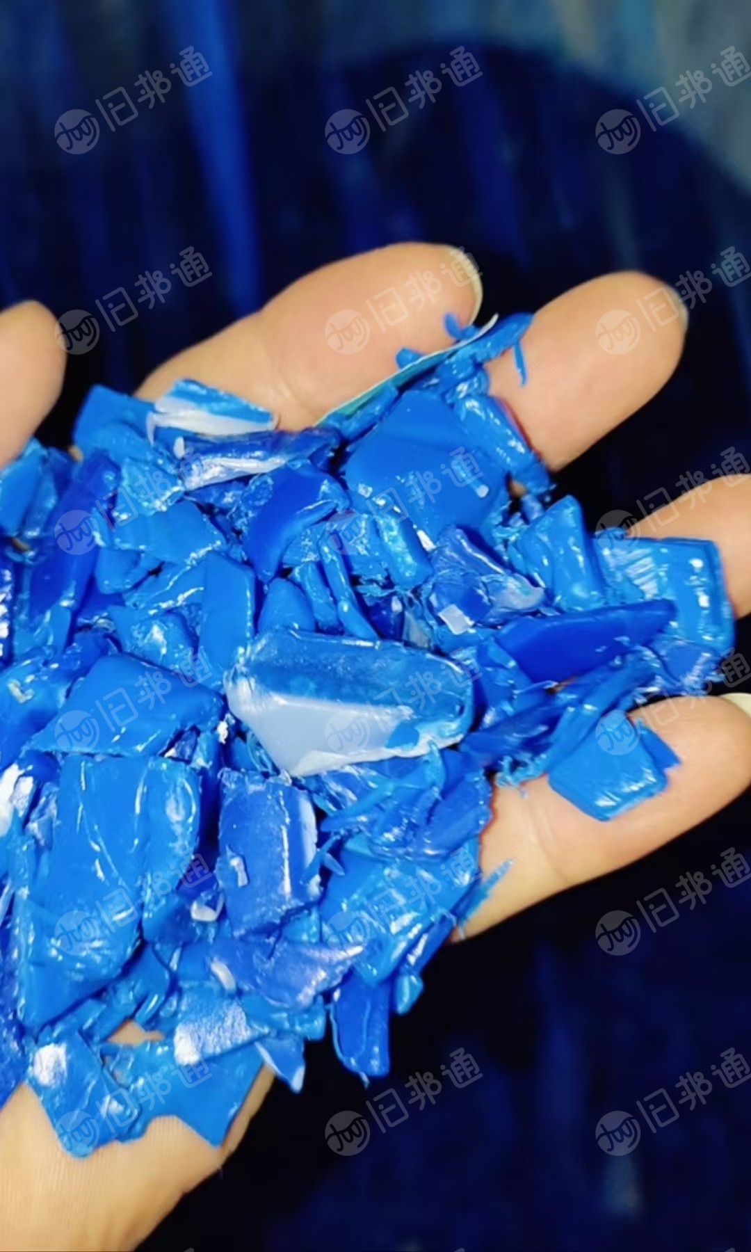 出售大蓝桶破碎料，现货够车