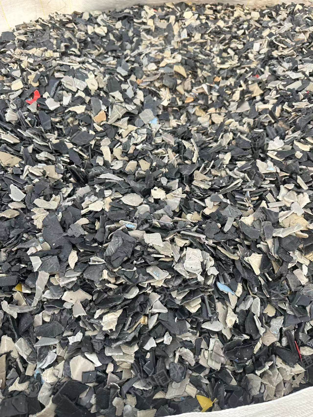 出售pp汽车内饰破碎料，月供100吨