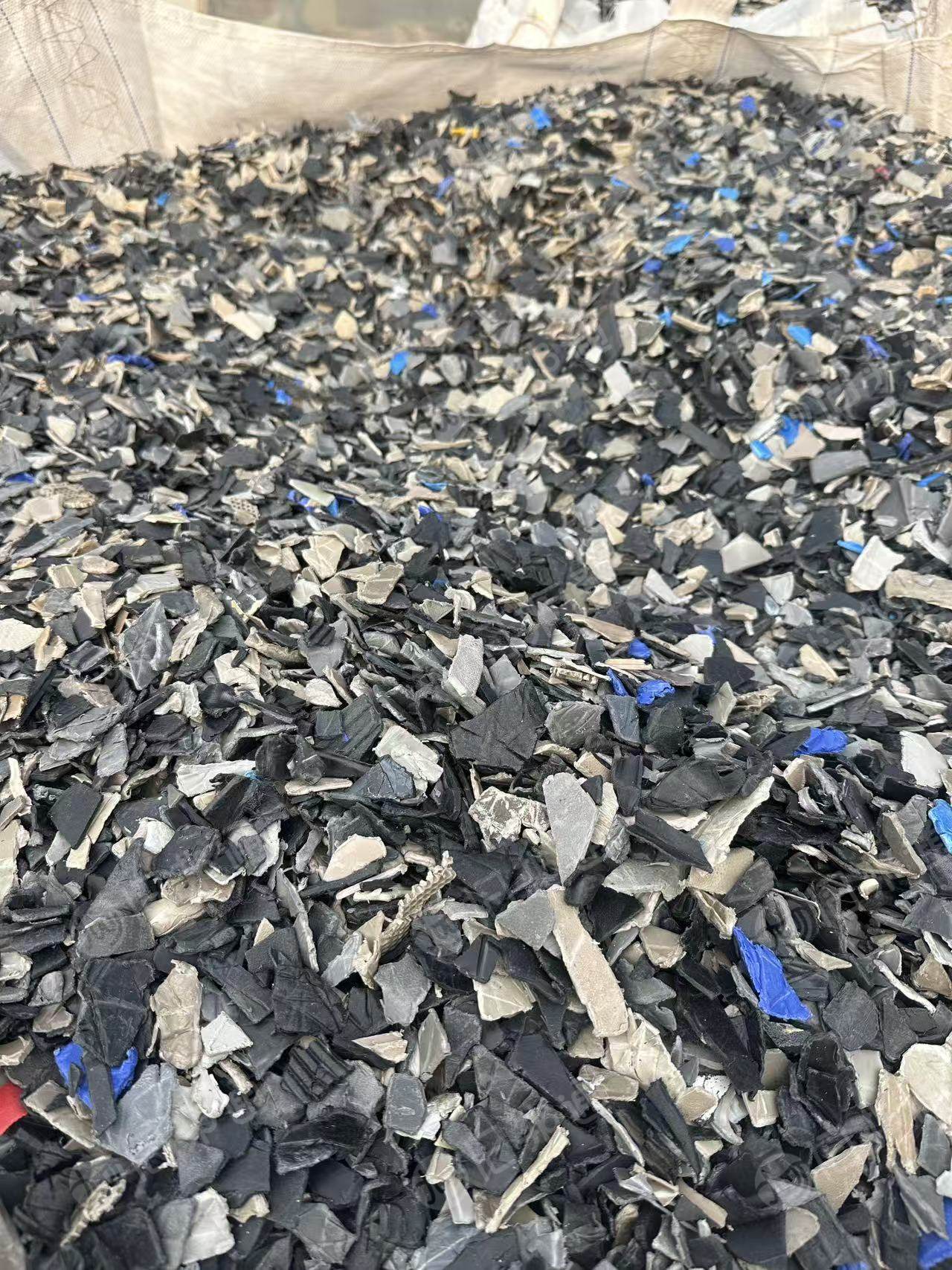 出售pp汽车内饰破碎料，月供100吨