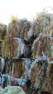 长期出售花漂pp打包带废料，白透明pp打包带废料，厂货，现货够9.6车拉