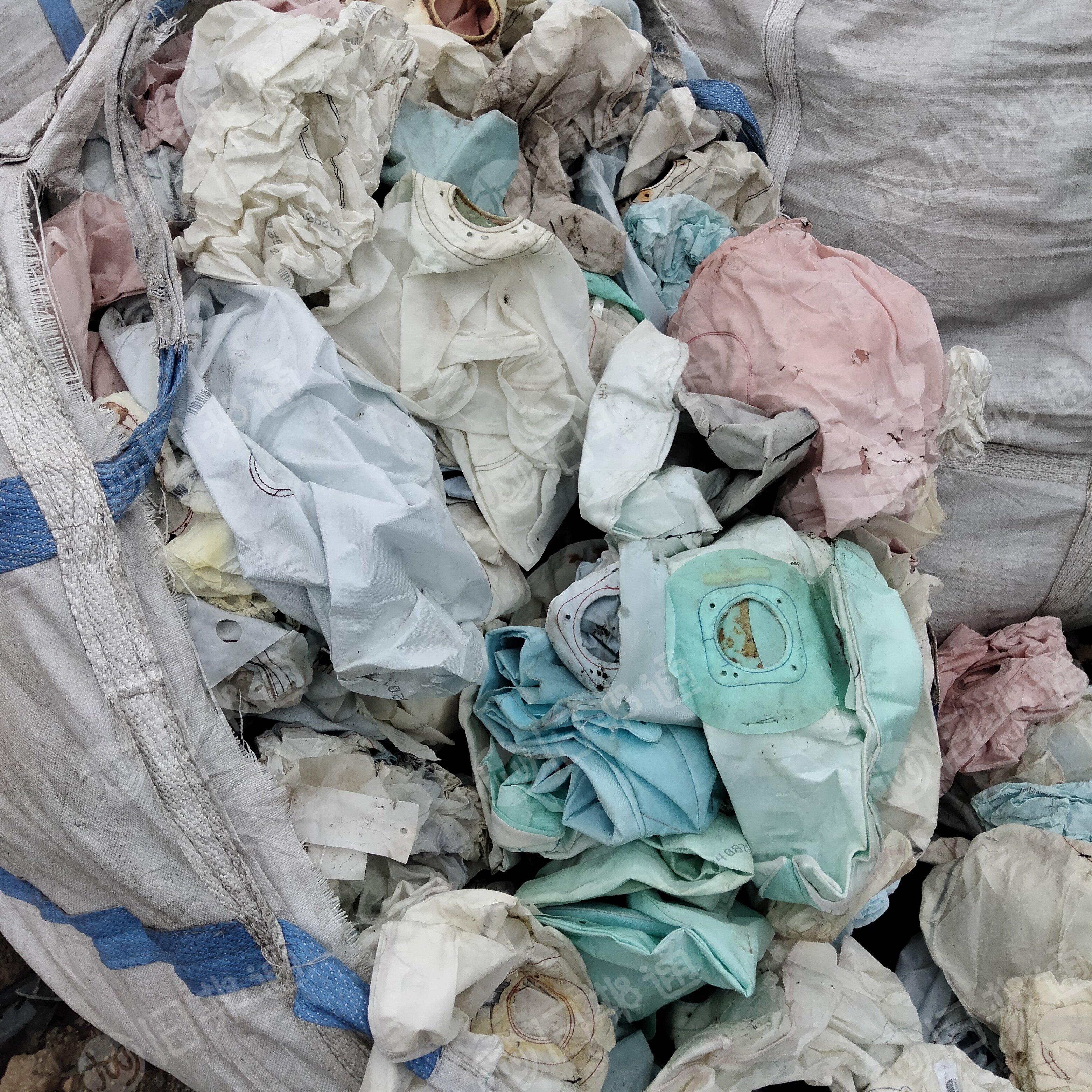 出售汽车气囊布，现货有十几吨，货在天津