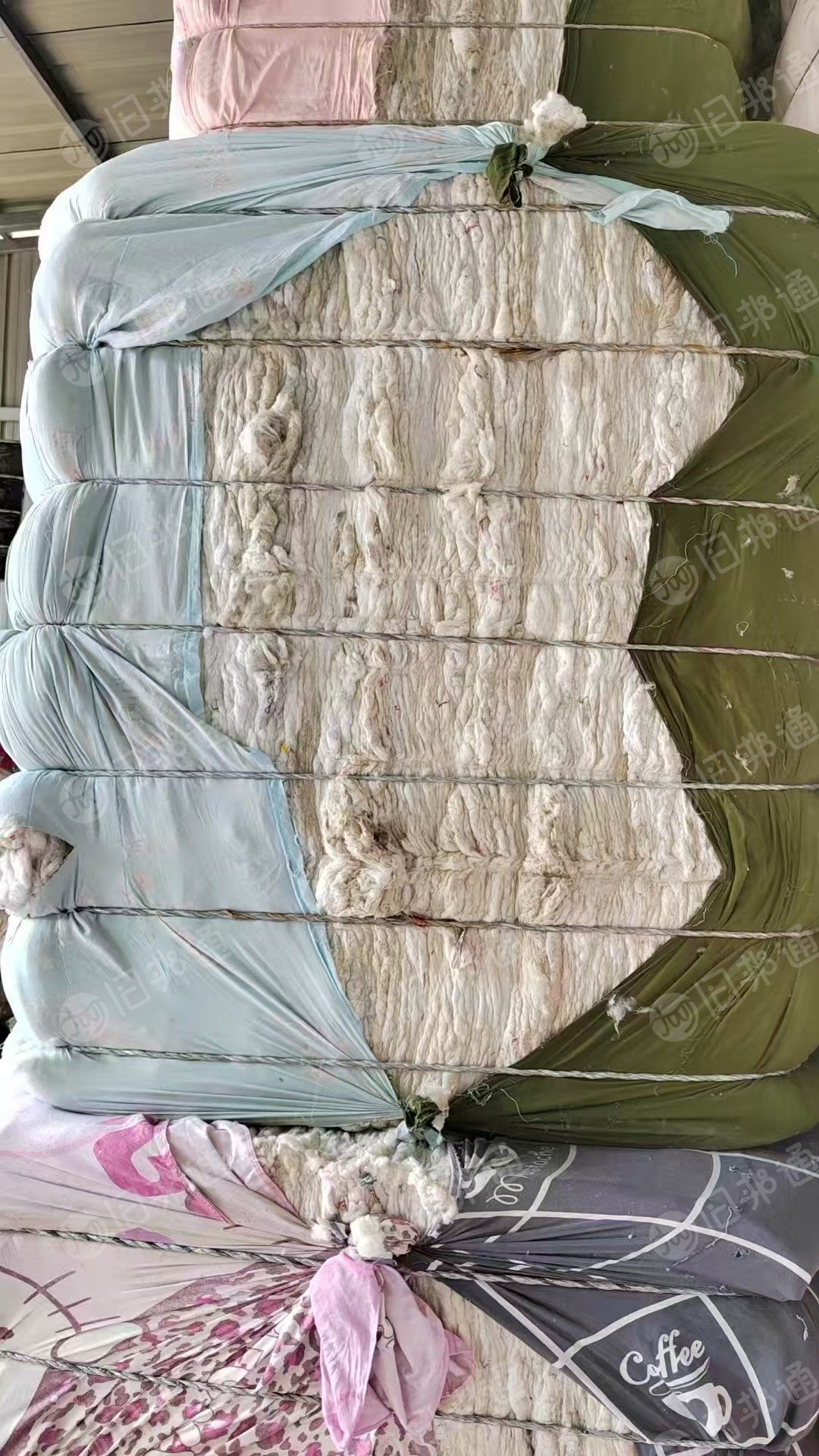 长期出售开松好的化纤棉，旧化纤棉被开的，现货有50吨，货在山东潍坊