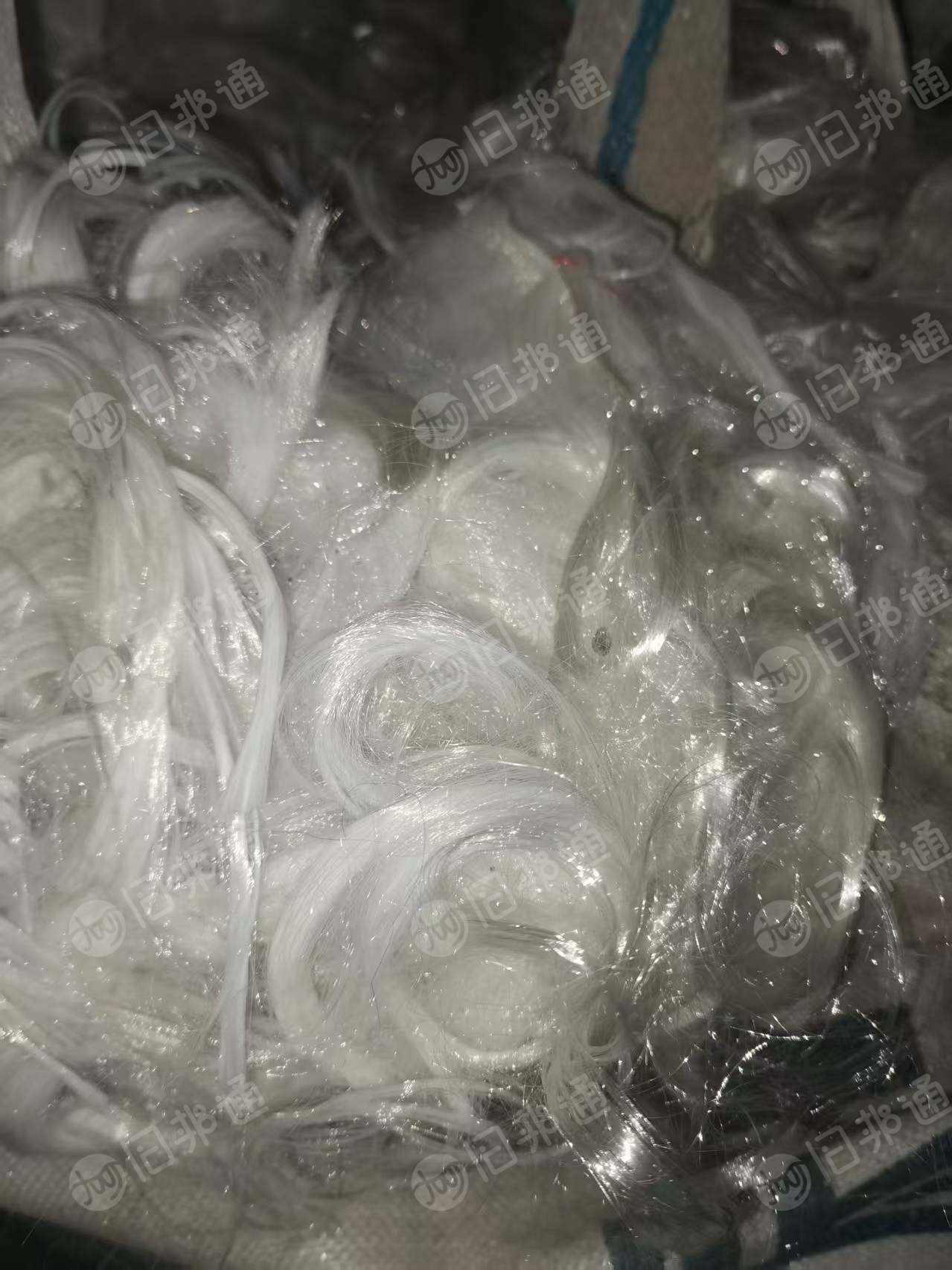 长期出售涤纶废丝，涤纶干丝，长丝，有白色的，也有黑色的，白多黑少，现货20多吨左右