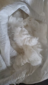 长期出售锦纶废丝，尼龙废丝，尼龙66，都是白的，月供9.6米一车，在浙江温州