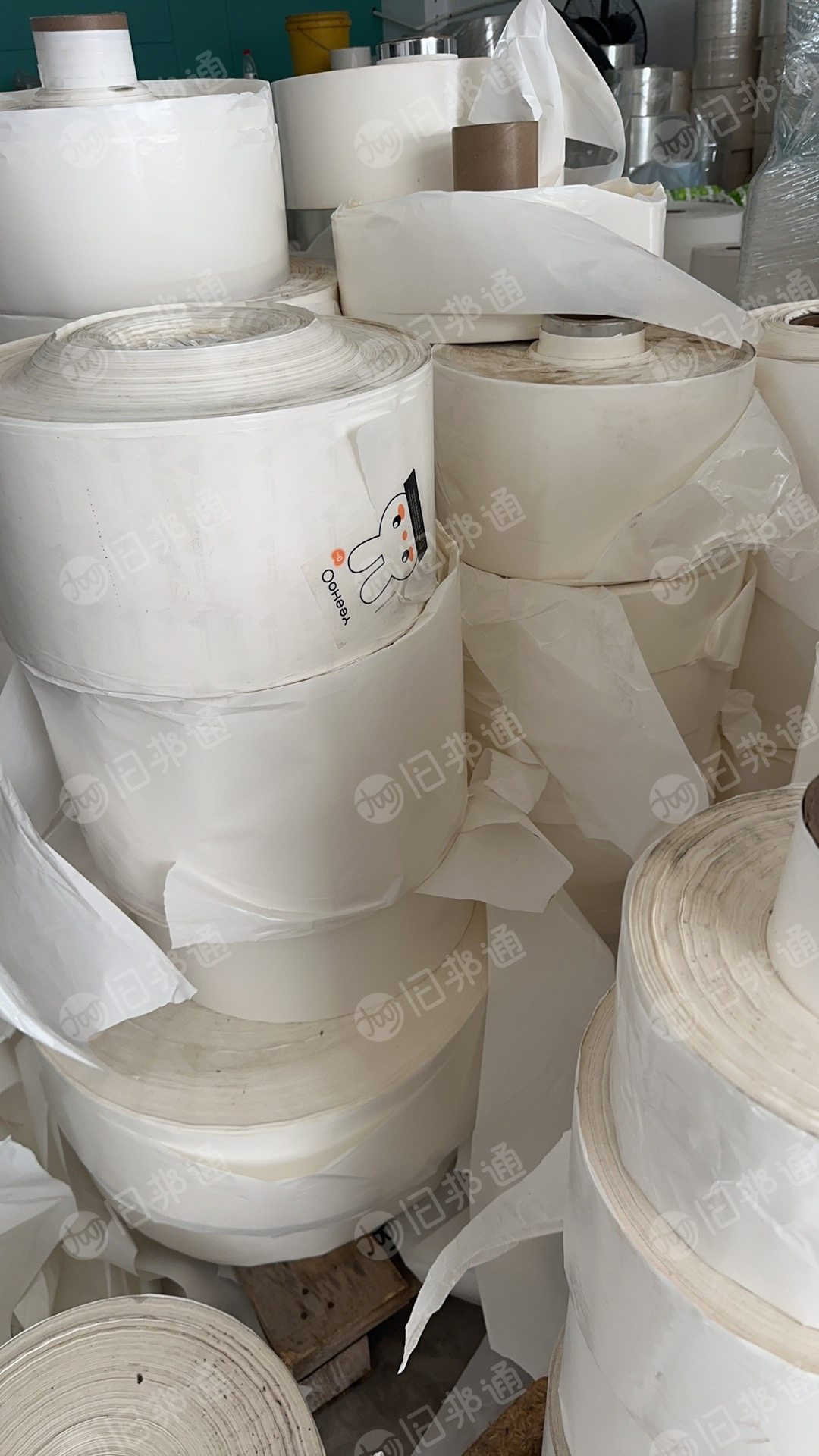 出售60克卷筒的格拉辛硅油纸，6吨右左