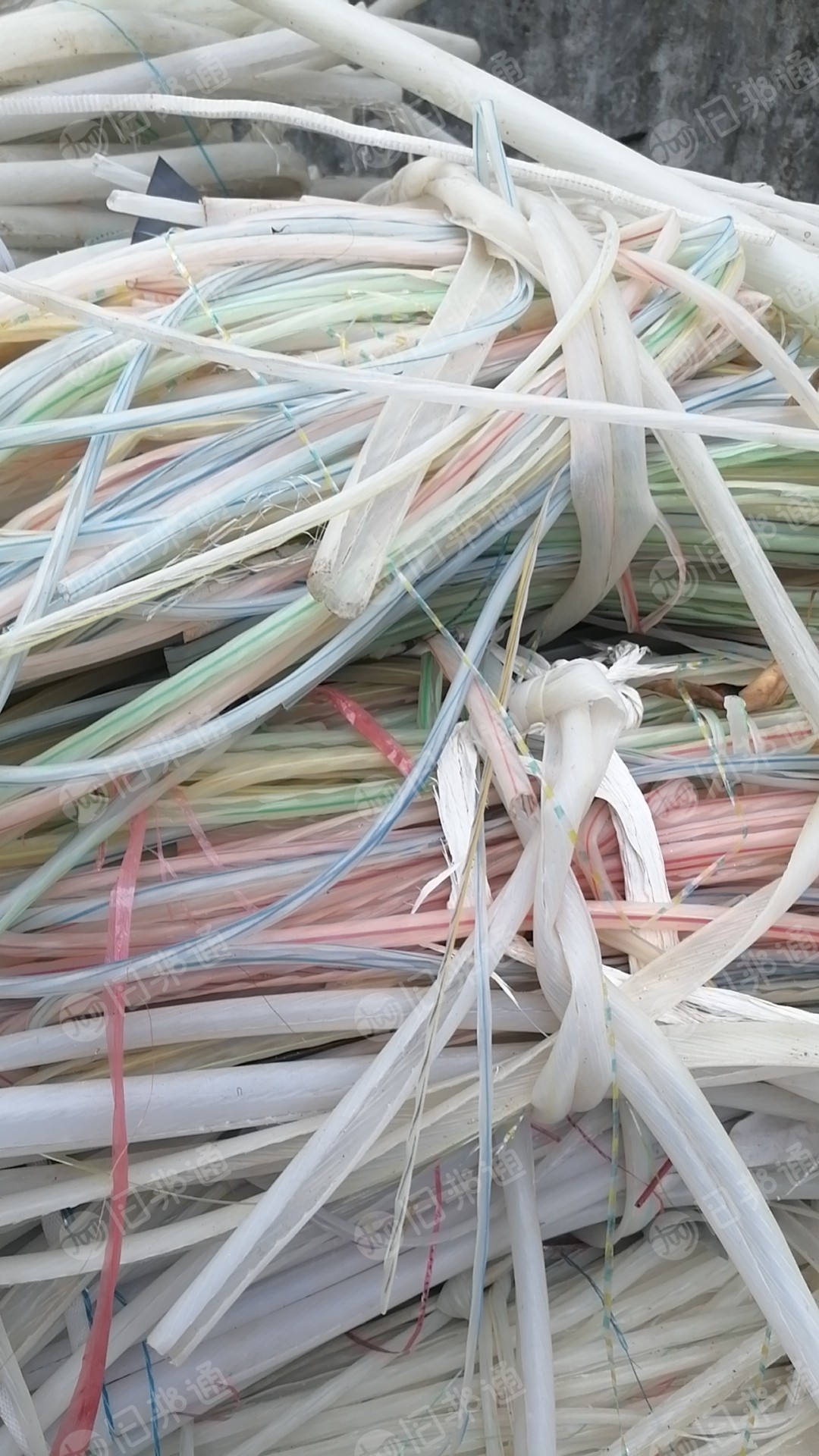 常年大量求购高温电线皮，白色、花色、黑色都可以，月需100-200吨