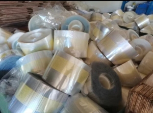 长期出售pet膜废料，轻胶重胶混一起，现货11吨左右