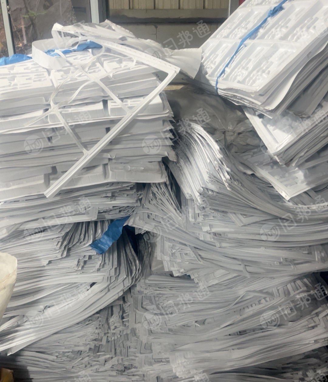 出售PS植绒边角料，现货2吨，长期有货