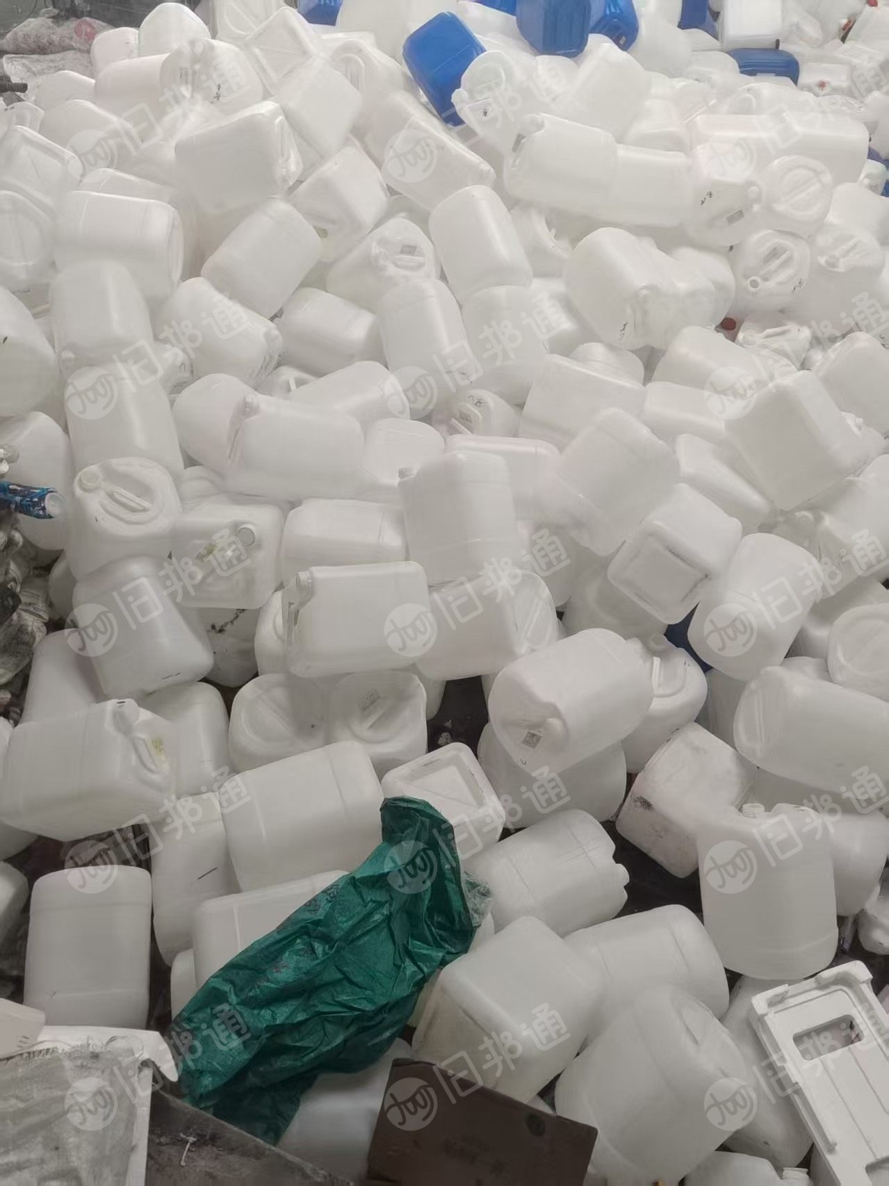 出售PE透析桶破碎料，现货12吨左右