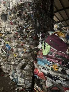 出售杂塑料压包料，现货9*6一车，长期有货