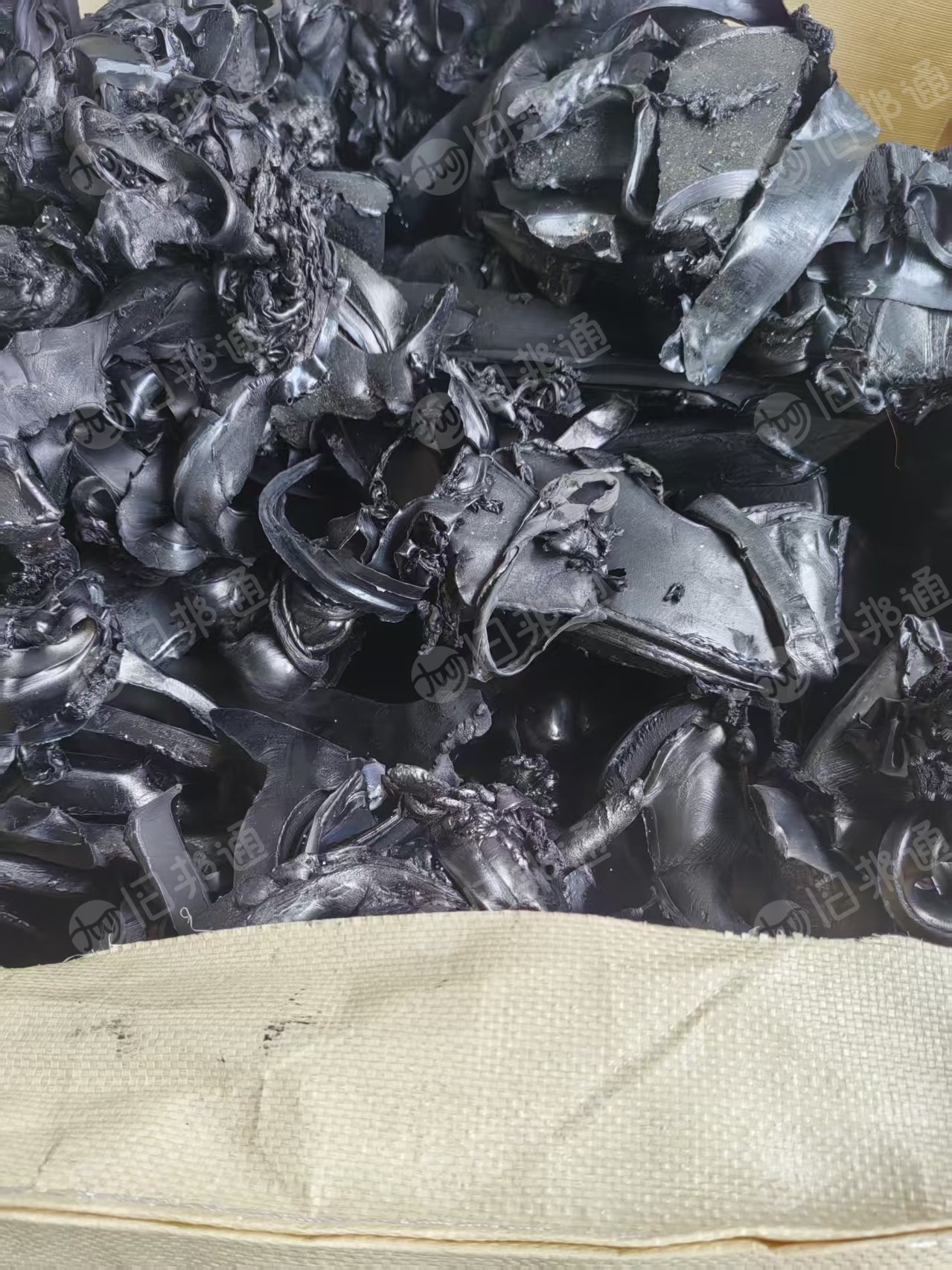 大量收购轮胎厂未硫化的生胶边角料