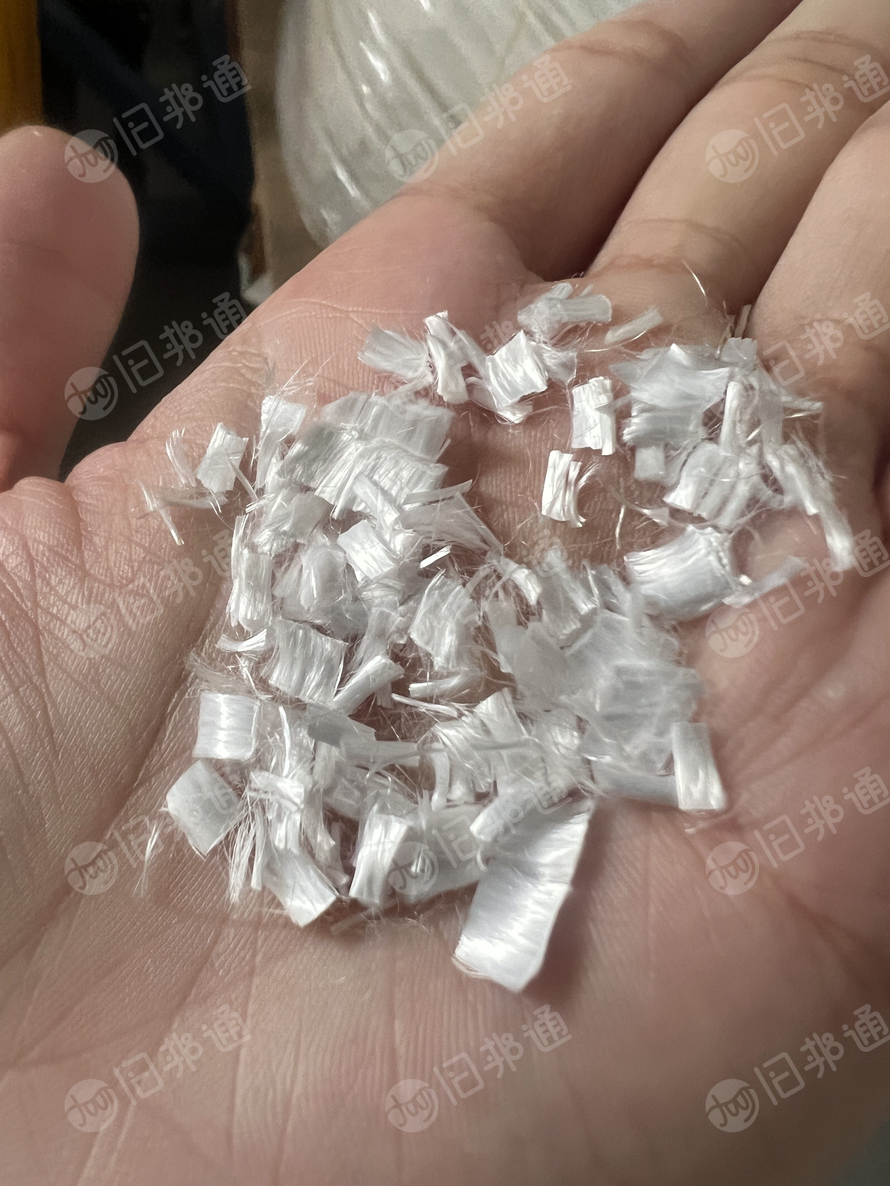 出售短纤，化纤纤维，涤纶短纤，客户是国外收回来研究做新产品的，货在浙江杭州