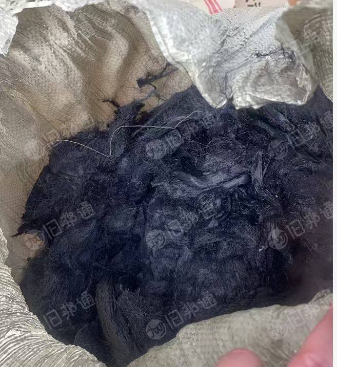 厂家现货处理一批氨纶开刀丝，白色多，黑色只有一小部分，现货有100多吨，货在江苏连云港