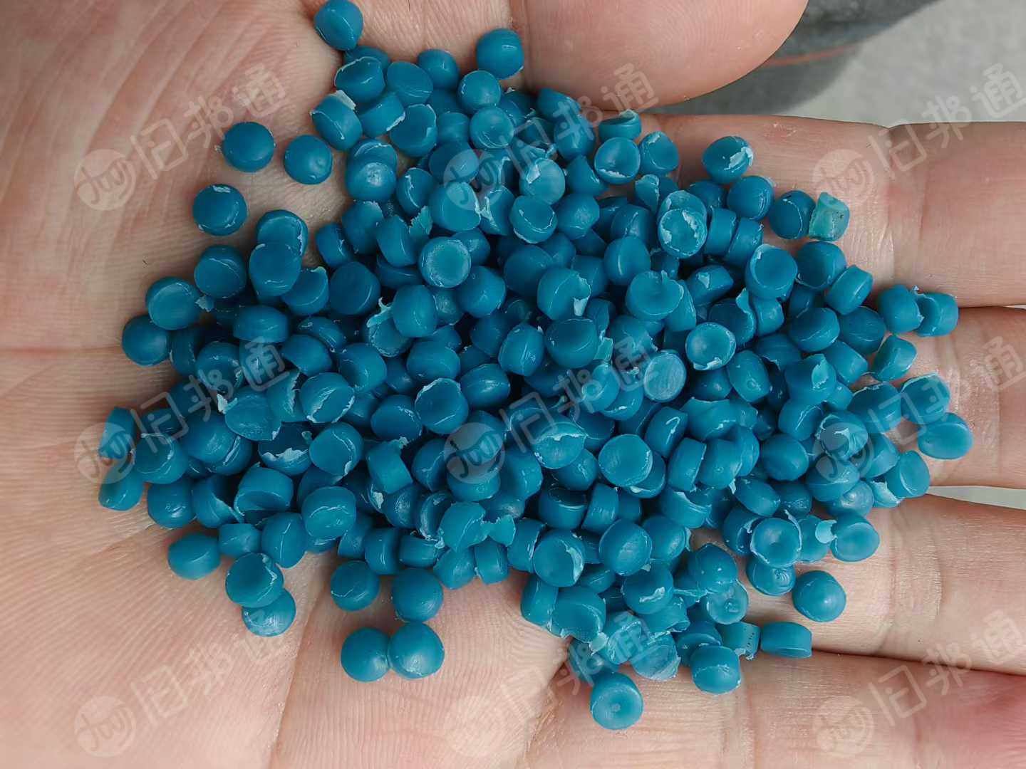 出售无味蓝桶颗粒，大蓝桶颗粒，溶脂0.2-0.3左右