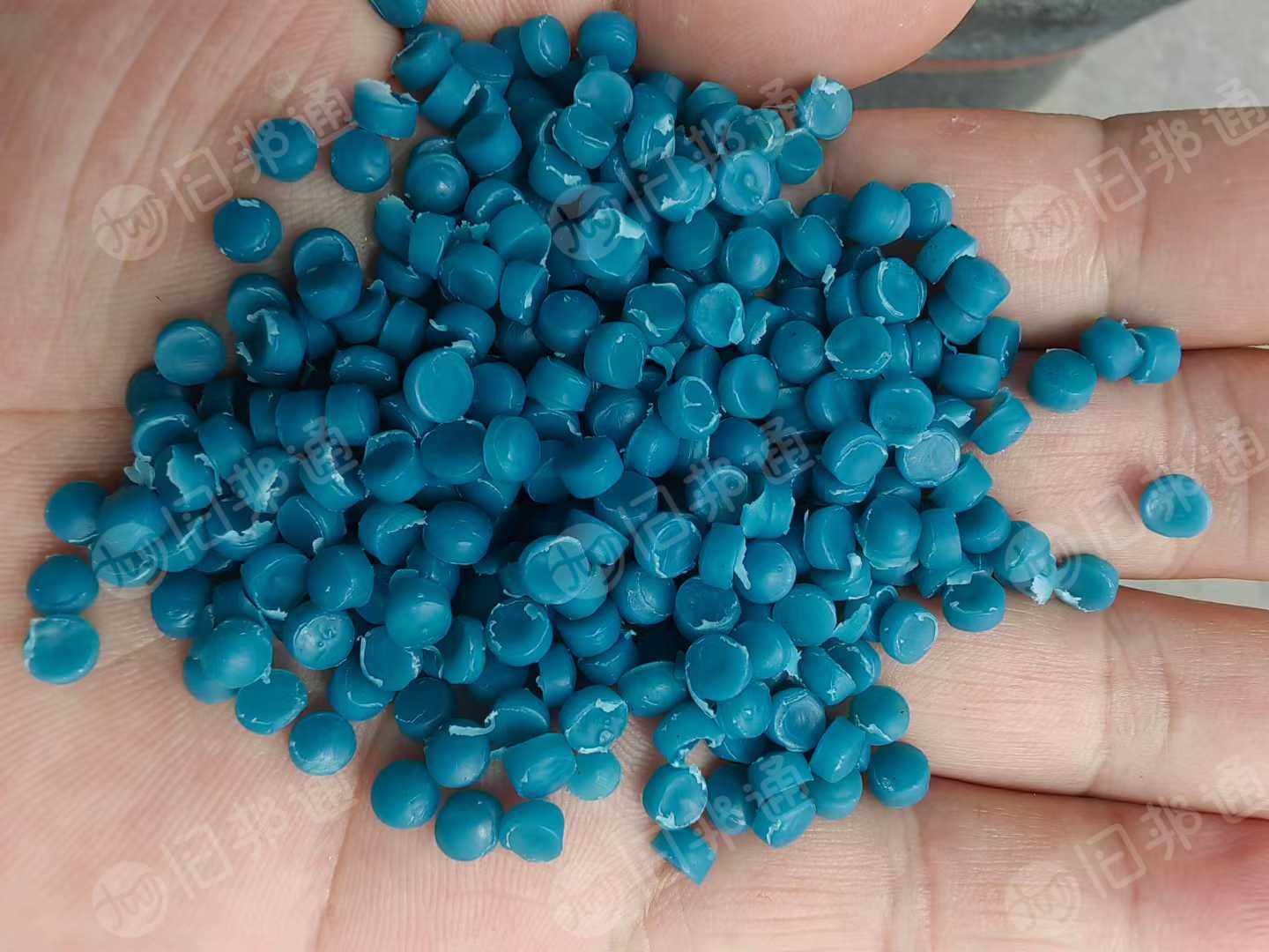 出售无味蓝桶颗粒,大蓝桶颗粒,溶脂0.2-0.3左右